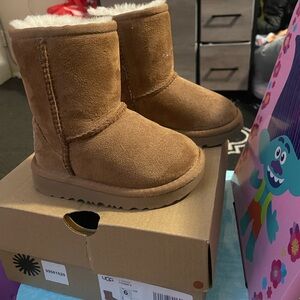 uGG chestnut toddle boots